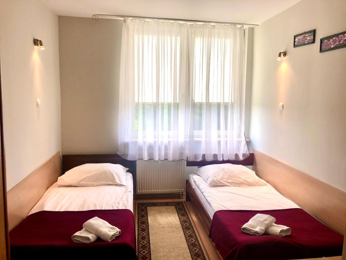 Sosnowe Zacisze Hotel Kleosin Exterior photo