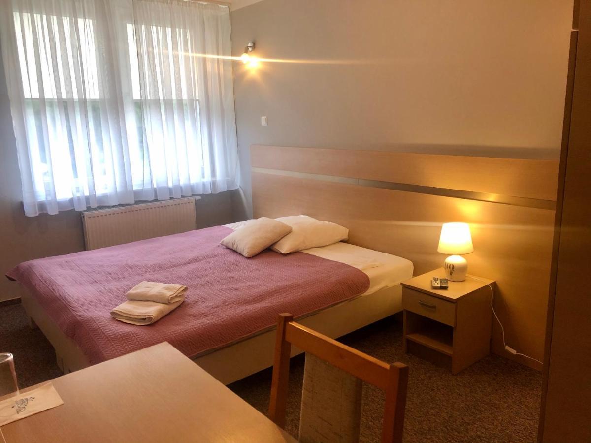 Sosnowe Zacisze Hotel Kleosin Exterior photo